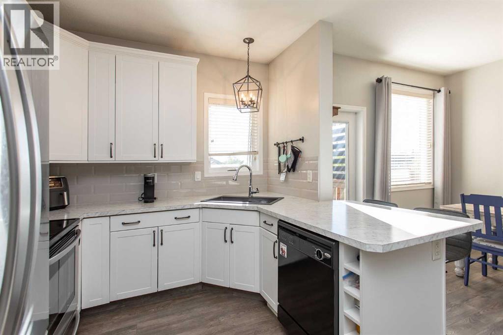 86 Vold Close, Red Deer, Alberta  T4R 0G4 - Photo 6 - A2344120