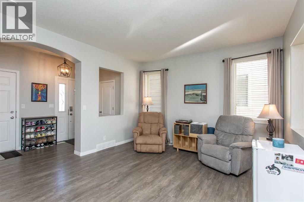86 Vold Close, Red Deer, Alberta  T4R 0G4 - Photo 4 - A2344120