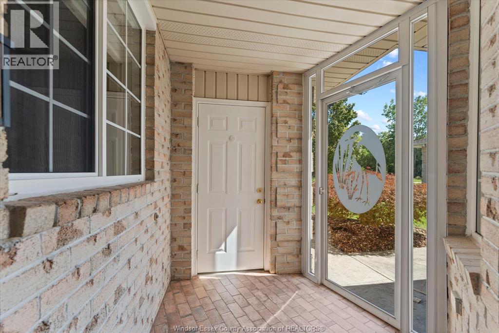 1941 Blue Heron Drive, Windsor, Ontario  N8P 1P6 - Photo 5 - 26022590