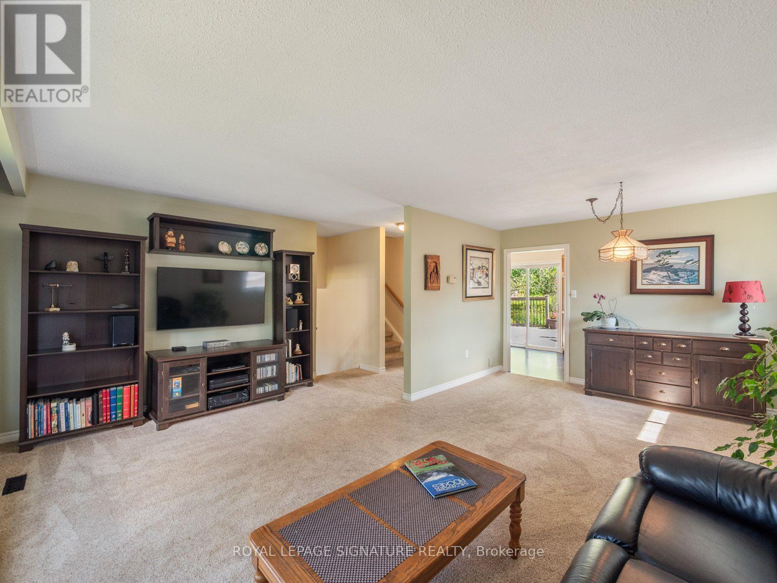 9 Birch Court, Aurora, Ontario  L4G 3K1 - Photo 9 - N13782756