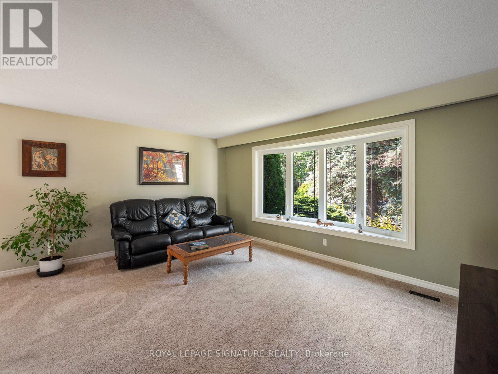 9 Birch Court, Aurora, Ontario  L4G 3K1 - Photo 6 - N13782756
