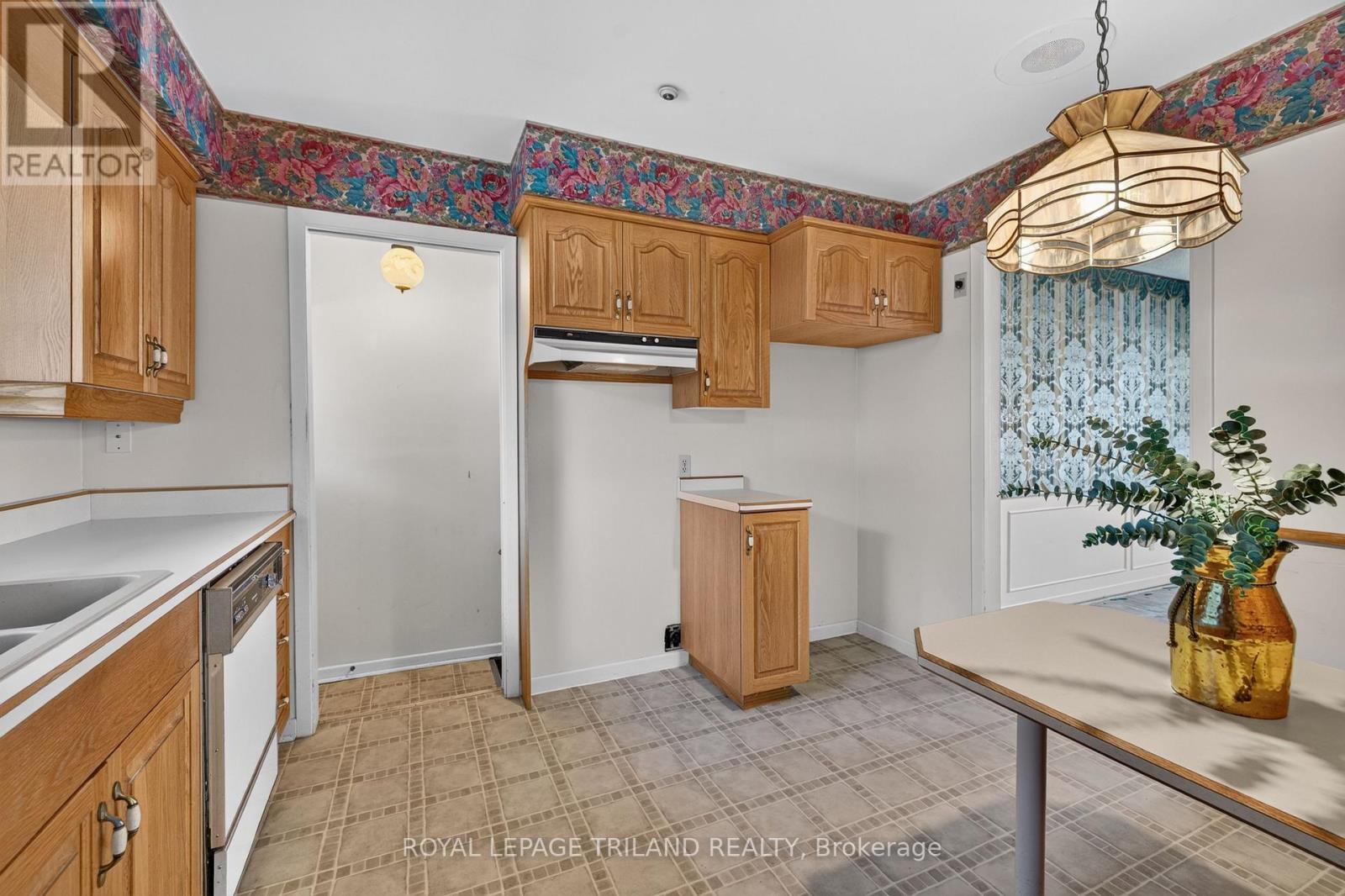 15 Carmen Crescent, London North, Ontario  N5X 2B4 - Photo 14 - X13784002