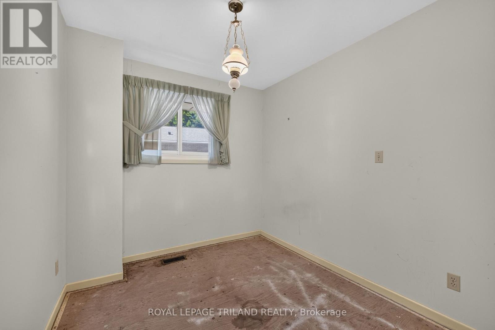 15 Carmen Crescent, London North, Ontario  N5X 2B4 - Photo 16 - X13784002