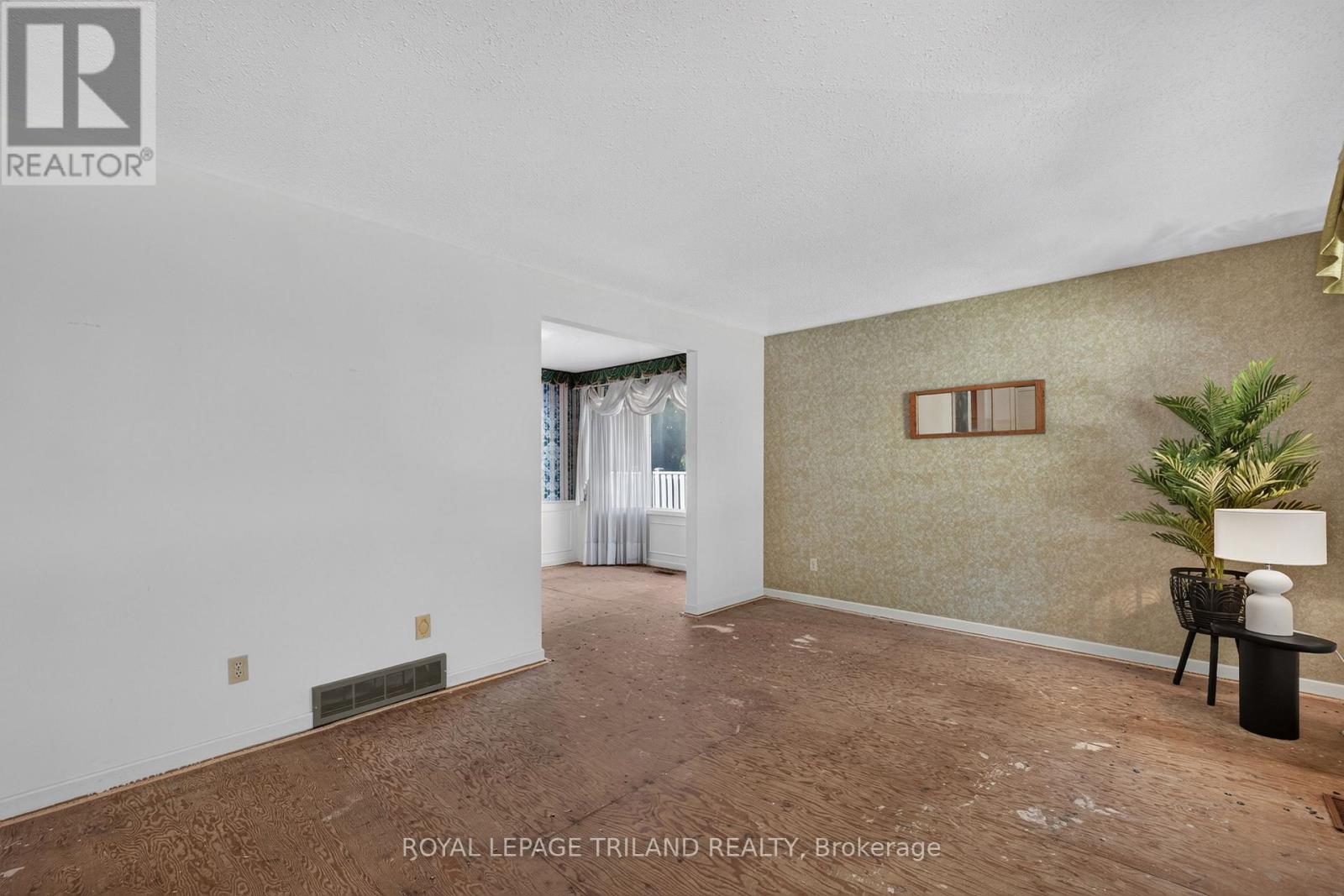 15 Carmen Crescent, London North, Ontario  N5X 2B4 - Photo 6 - X13784002