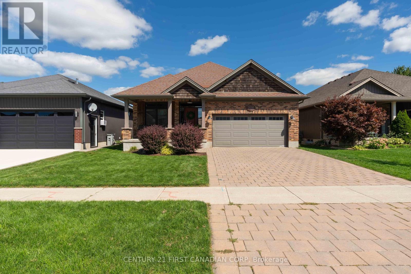 276 Walnut Street, Lucan Biddulph, Ontario  N0M 2J0 - Photo 2 - X13784028
