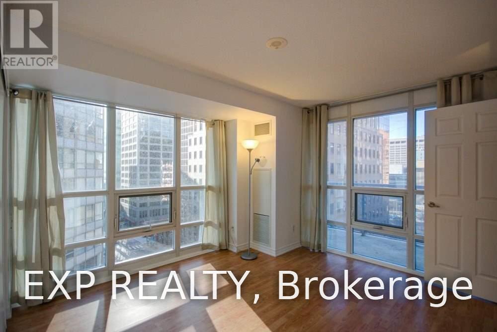 809 - 761 BAY STREET