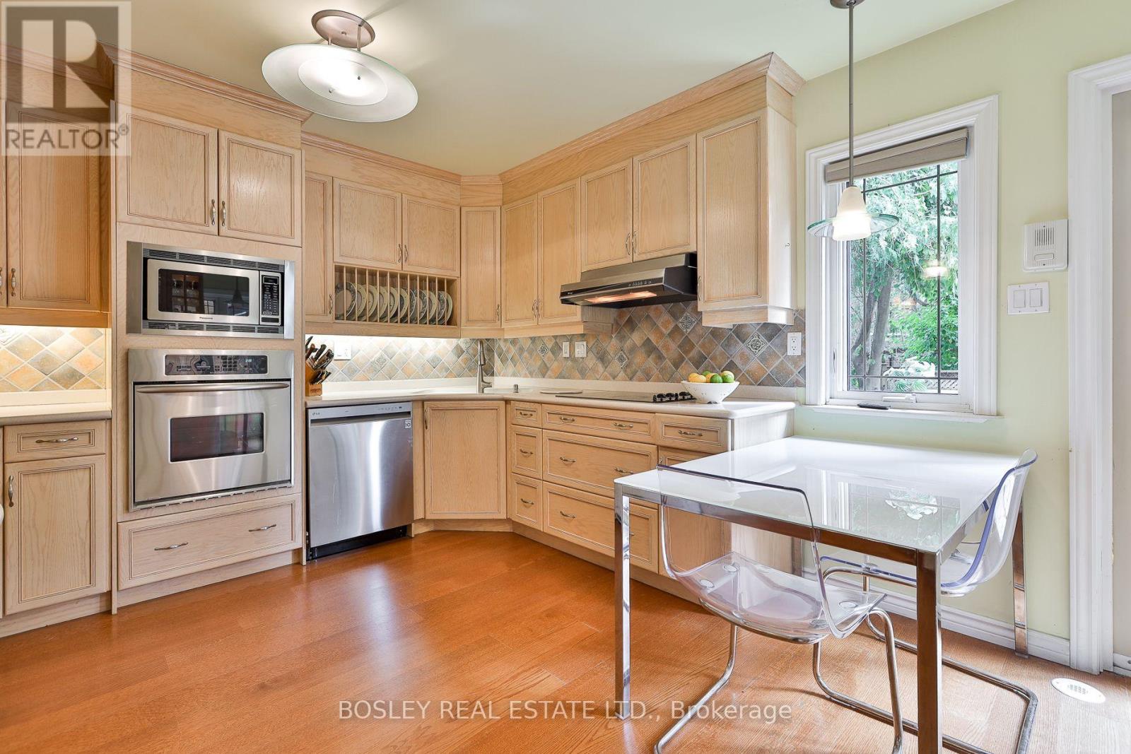 9 Cameron Crescent, Toronto, Ontario  M4G 1Z7 - Photo 14 - C13784024