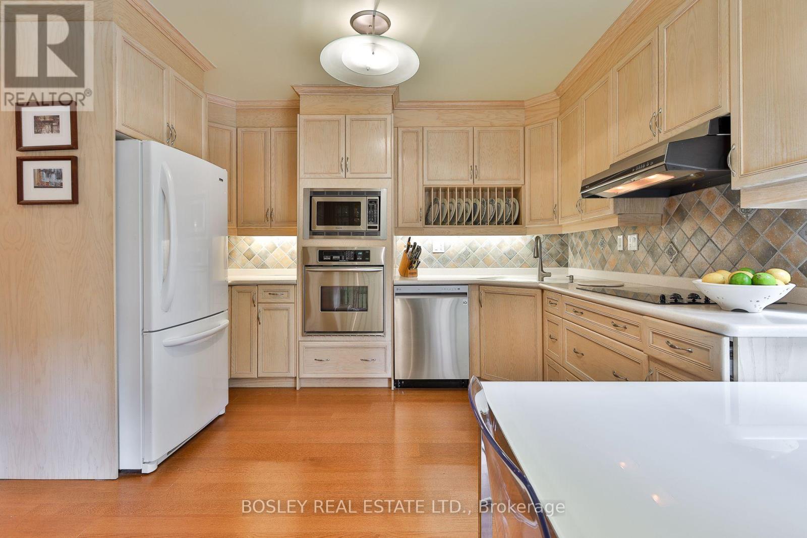 9 Cameron Crescent, Toronto, Ontario  M4G 1Z7 - Photo 15 - C13784024