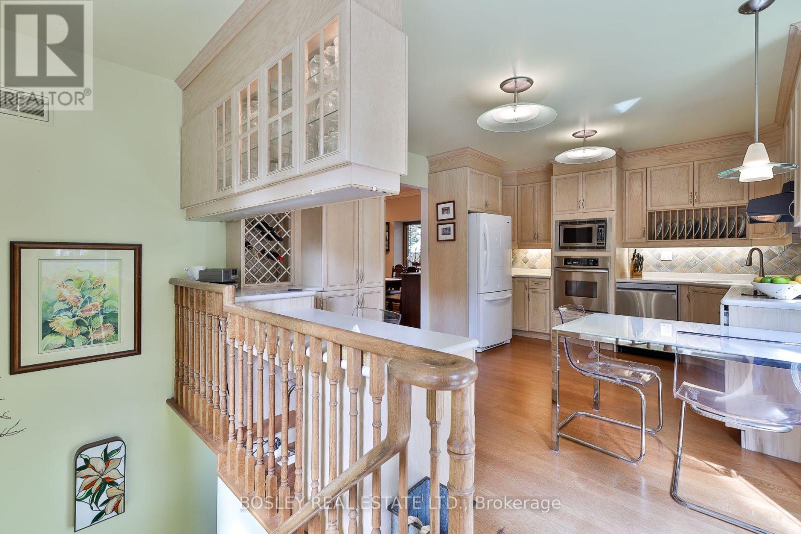 9 Cameron Crescent, Toronto, Ontario  M4G 1Z7 - Photo 19 - C13784024