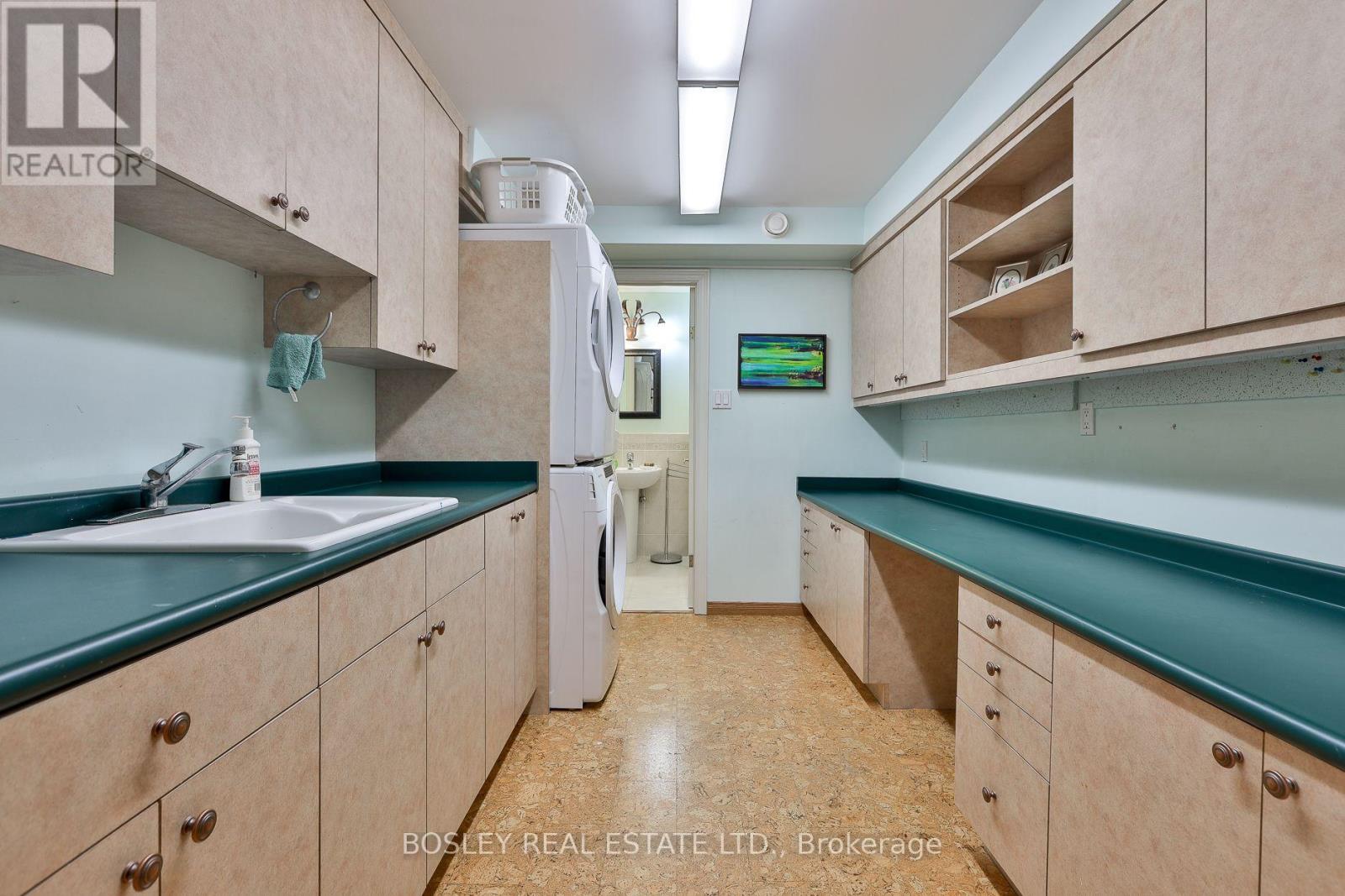 9 Cameron Crescent, Toronto, Ontario  M4G 1Z7 - Photo 32 - C13784024