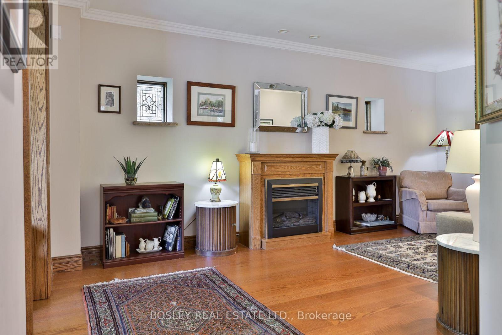 9 Cameron Crescent, Toronto, Ontario  M4G 1Z7 - Photo 4 - C13784024