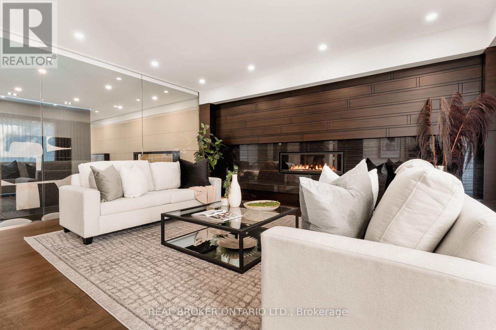 436 Glengarry Avenue, Toronto, Ontario  M5M 1E8 - Photo 8 - C13784082