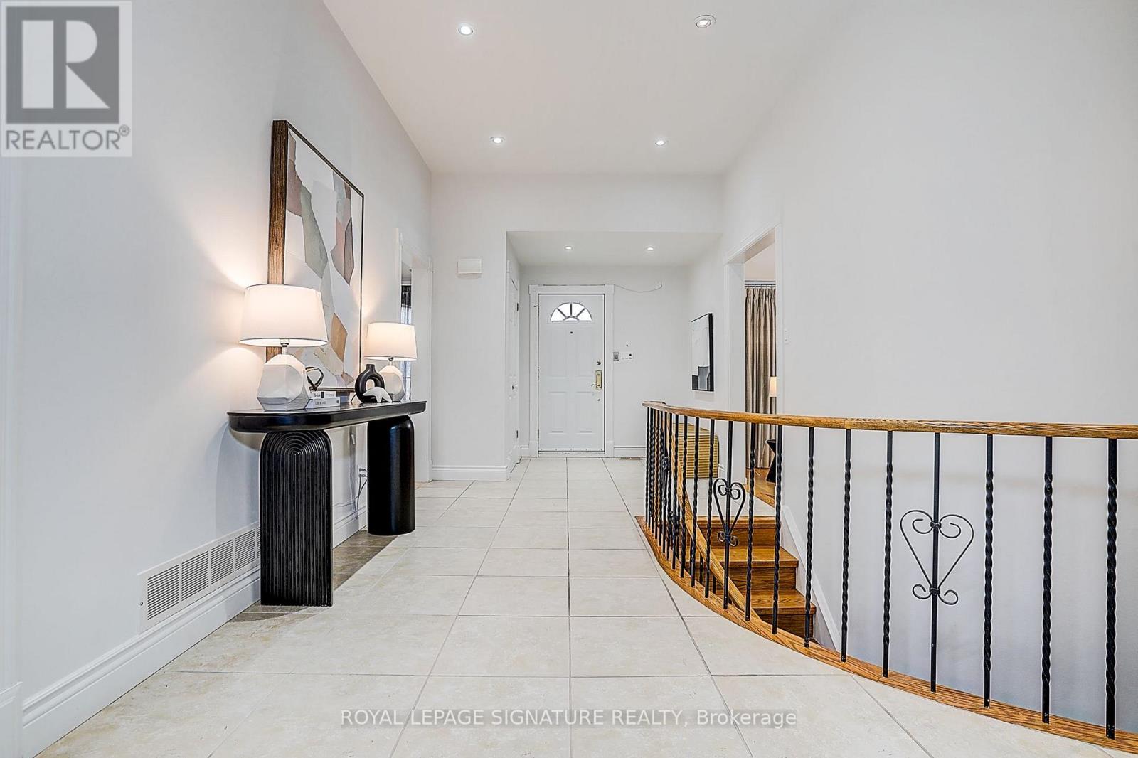 46 Caravan Drive, Toronto, Ontario  M3B 1N3 - Photo 3 - C13784104