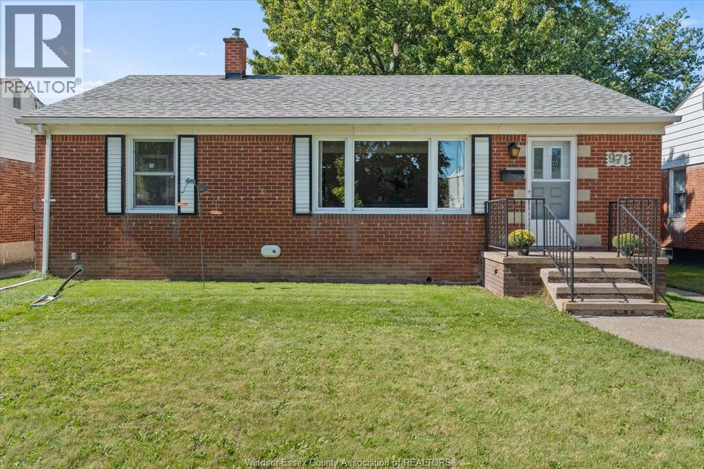 971 Isabelle Place, Windsor, Ontario  N8S 3B1 - Photo 1 - 26022563