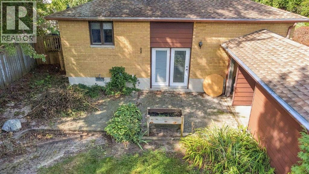 1705 MICHIGAN LINE Sarnia Ontario Canada N7T7H4 5
