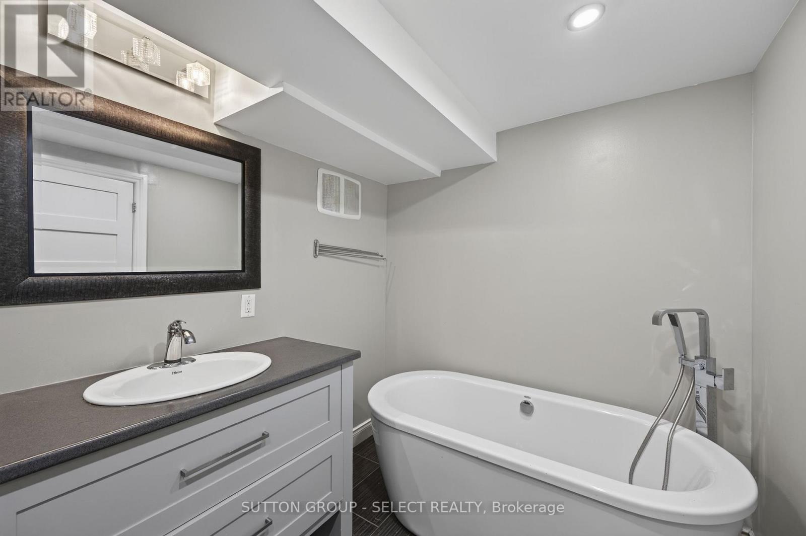 768 Franklinway Crescent, London North, Ontario  N6G 5C8 - Photo 45 - X13782614