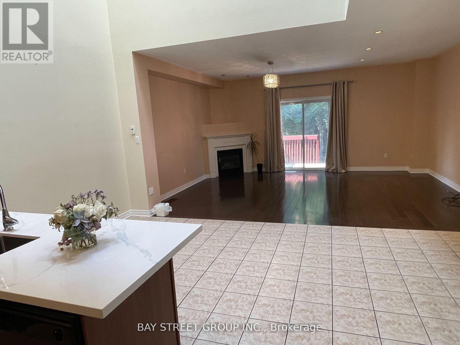 220 Yorkland Street, Richmond Hill, Ontario  L4S 1A2 - Photo 2 - N13784010