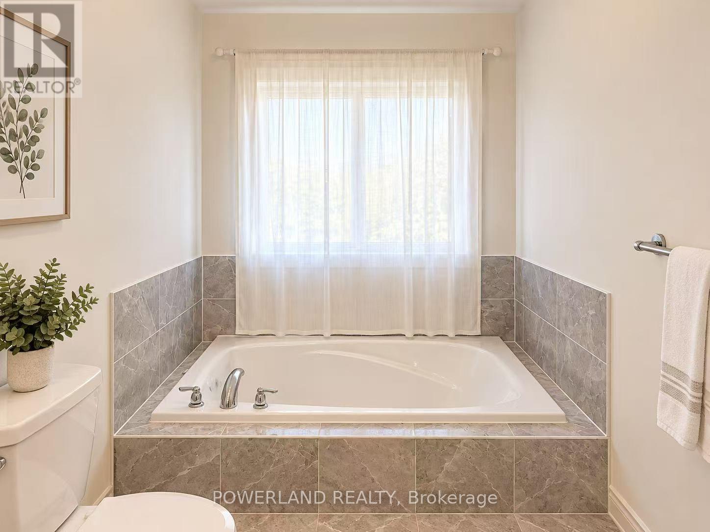59 Walter Proctor Road, East Gwillimbury, Ontario  L9N 0P1 - Photo 14 - N13784078
