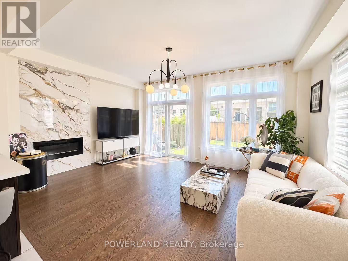 59 Walter Proctor Road, East Gwillimbury, Ontario  L9N 0P1 - Photo 5 - N13784078
