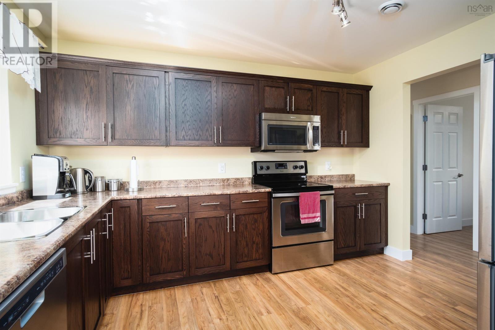 30 Hill St. photo 11