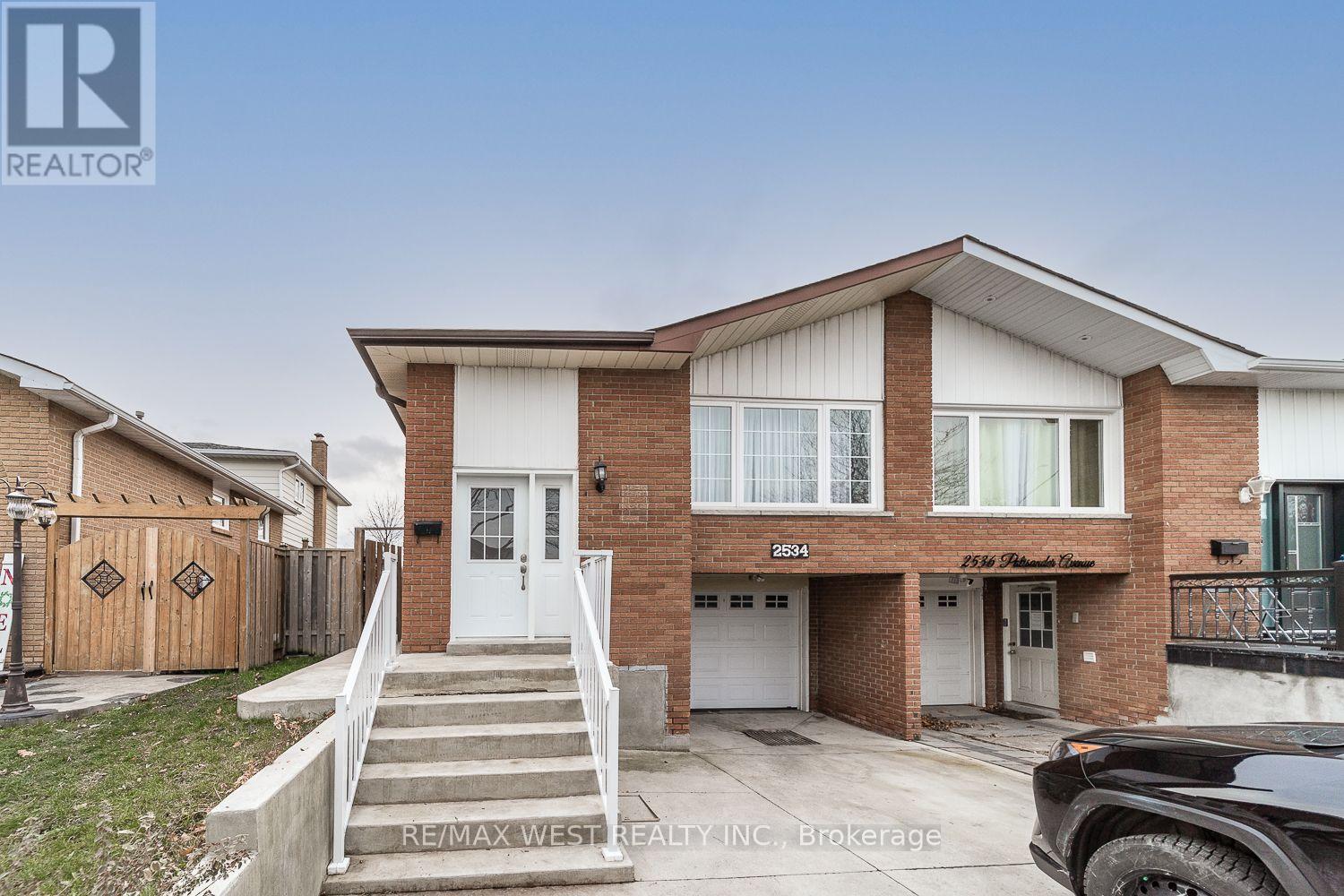 2534 PALISANDER AVENUE, Mississauga, Ontario
