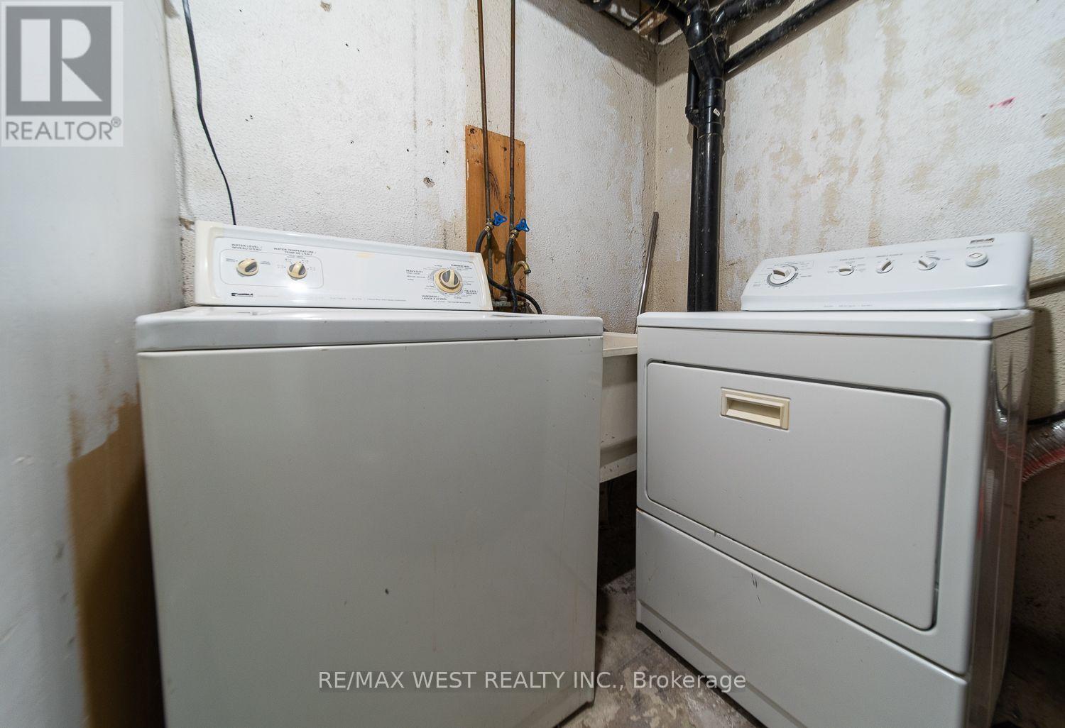2534 Palisander Avenue, Mississauga, Ontario  L5B 2L2 - Photo 11 - W13783984