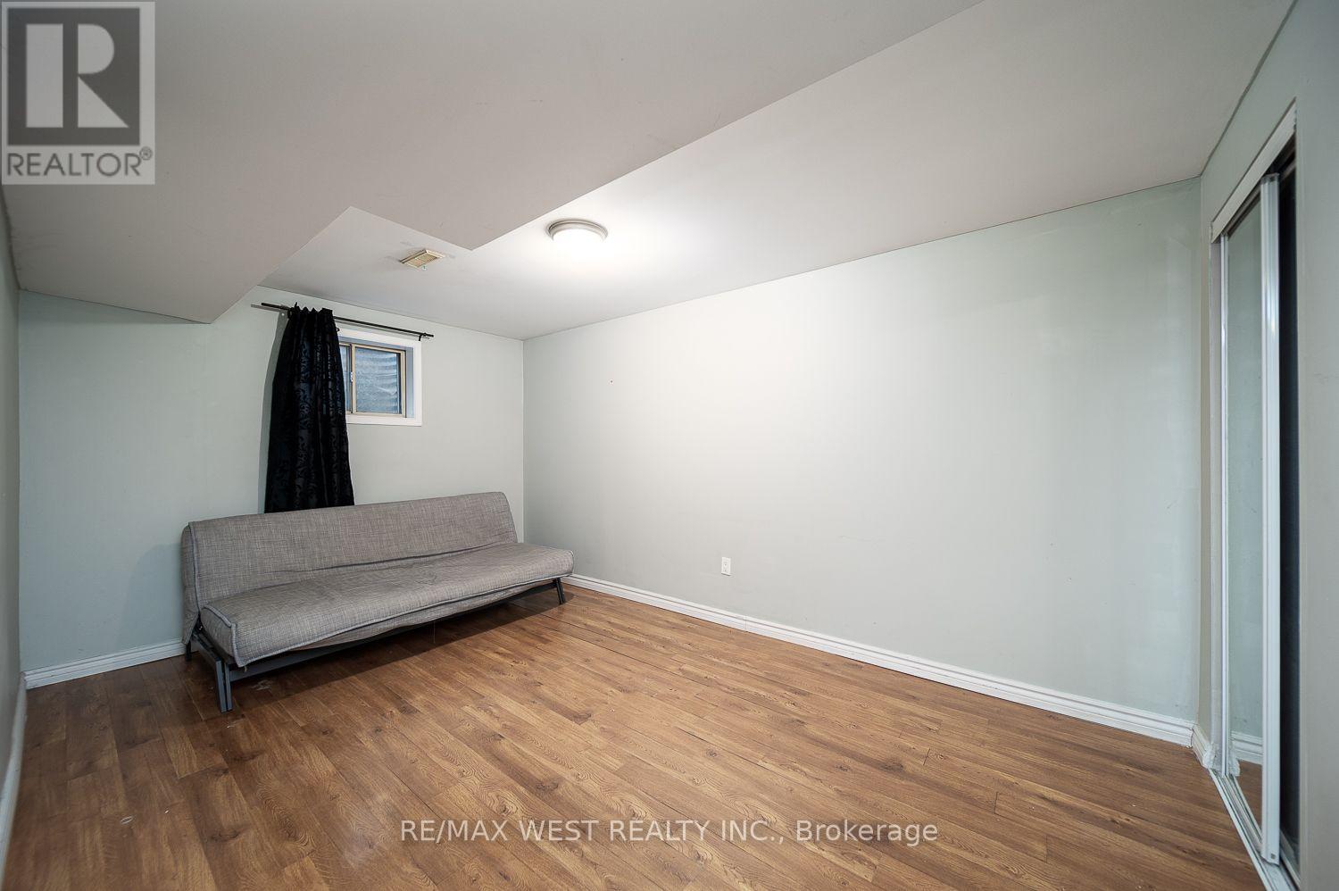 2534 Palisander Avenue, Mississauga, Ontario  L5B 2L2 - Photo 2 - W13783984