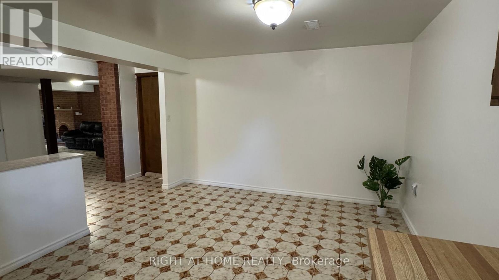 Lower Level - 31 Whitburn Crescent, Toronto, Ontario M3M 2S3 - Photo 14 - W13784022