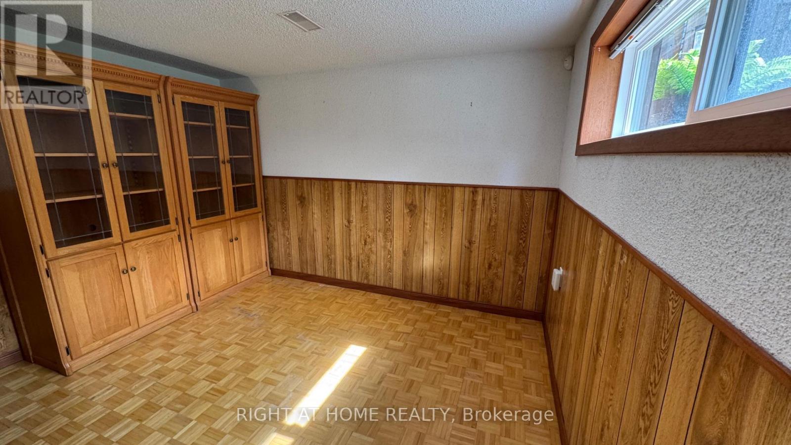 Lower Level - 31 Whitburn Crescent, Toronto, Ontario M3M 2S3 - Photo 19 - W13784022