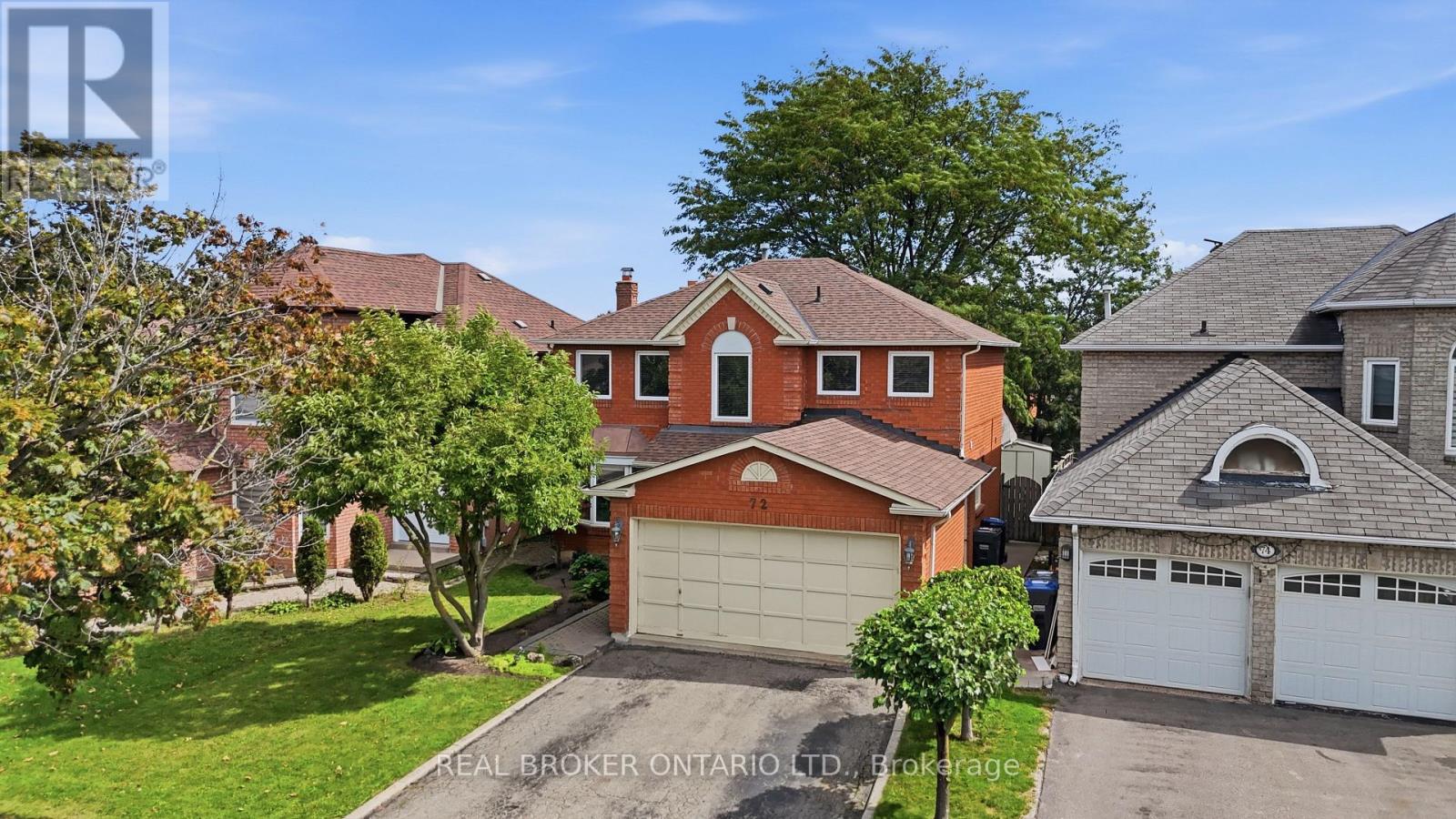 72 Appleton Trail, Brampton, Ontario  L6W 4L3 - Photo 2 - W13784044