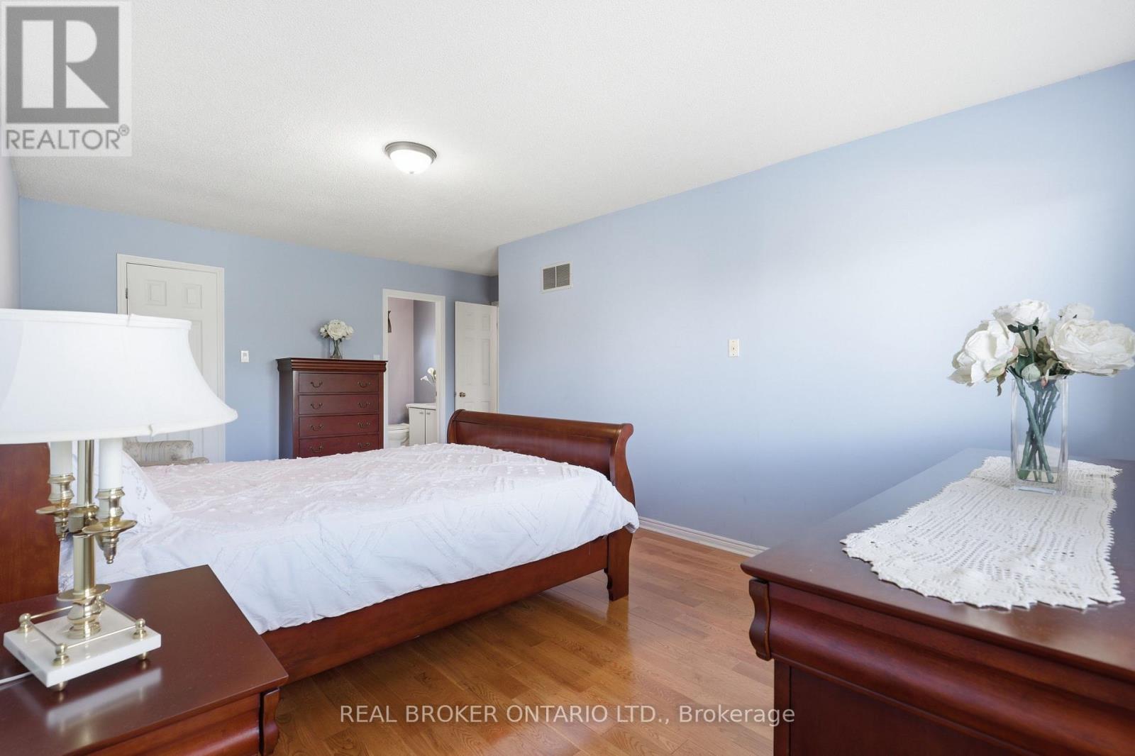 72 Appleton Trail, Brampton, Ontario  L6W 4L3 - Photo 21 - W13784044