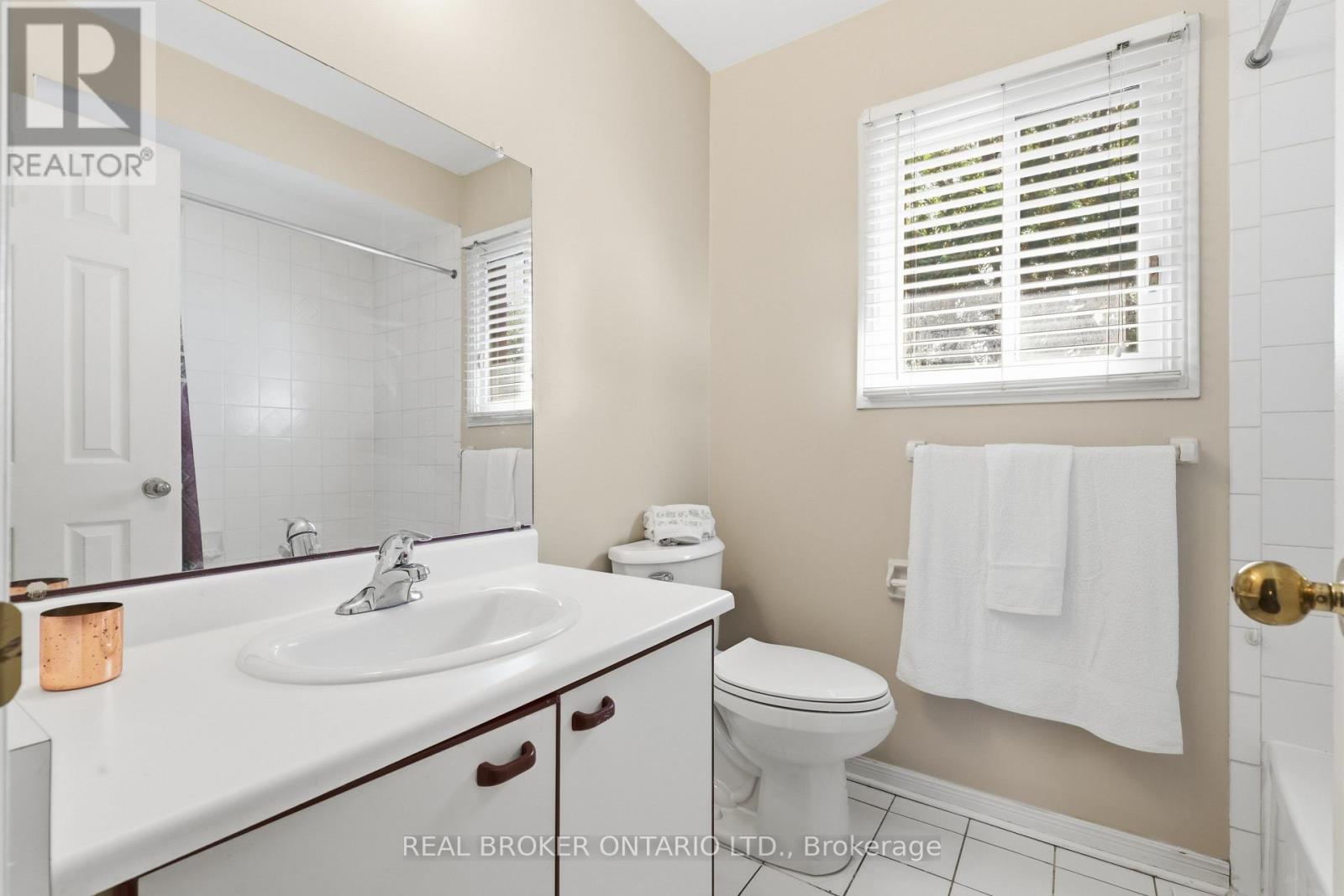 72 Appleton Trail, Brampton, Ontario  L6W 4L3 - Photo 27 - W13784044