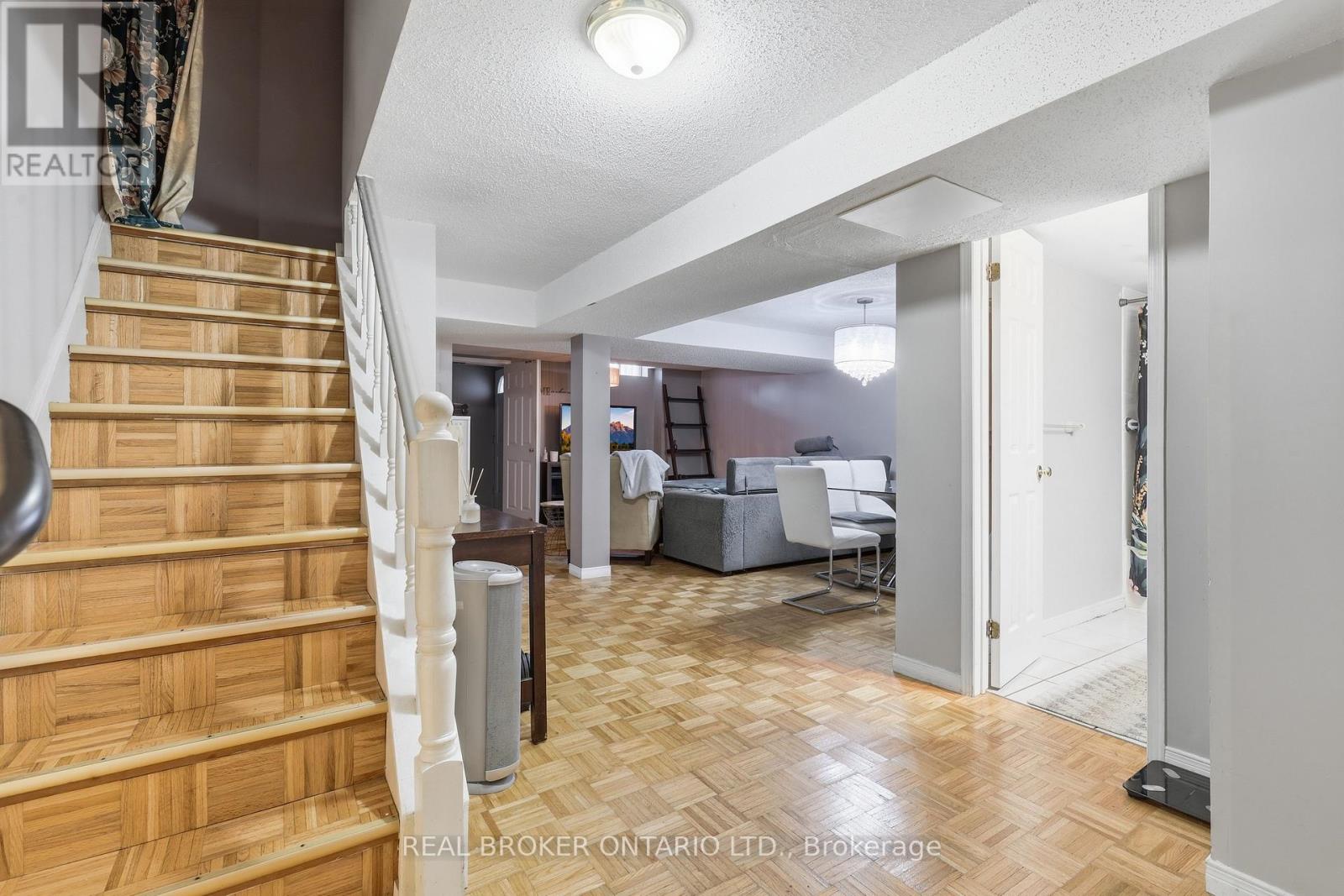 72 Appleton Trail, Brampton, Ontario  L6W 4L3 - Photo 28 - W13784044