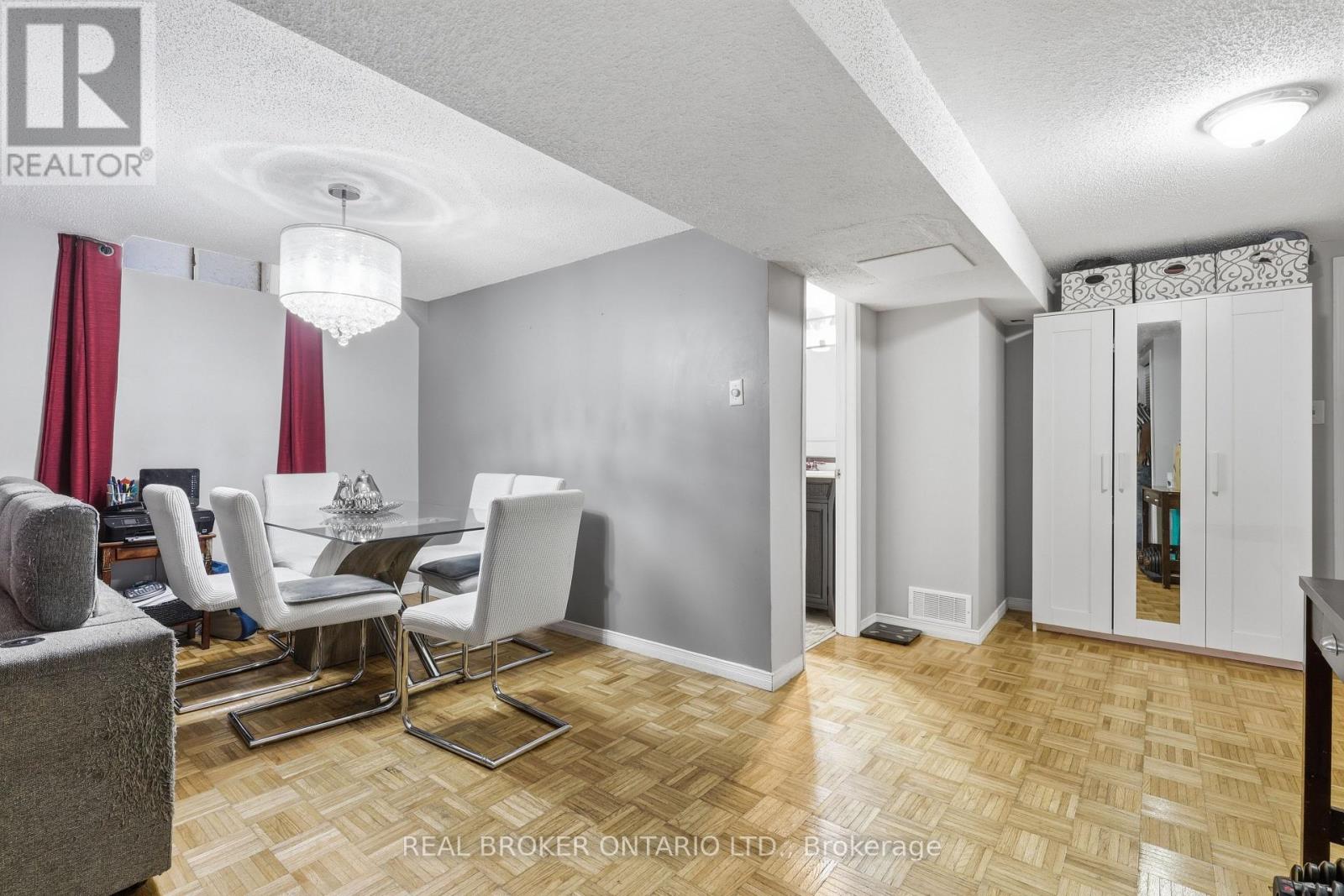 72 Appleton Trail, Brampton, Ontario  L6W 4L3 - Photo 30 - W13784044
