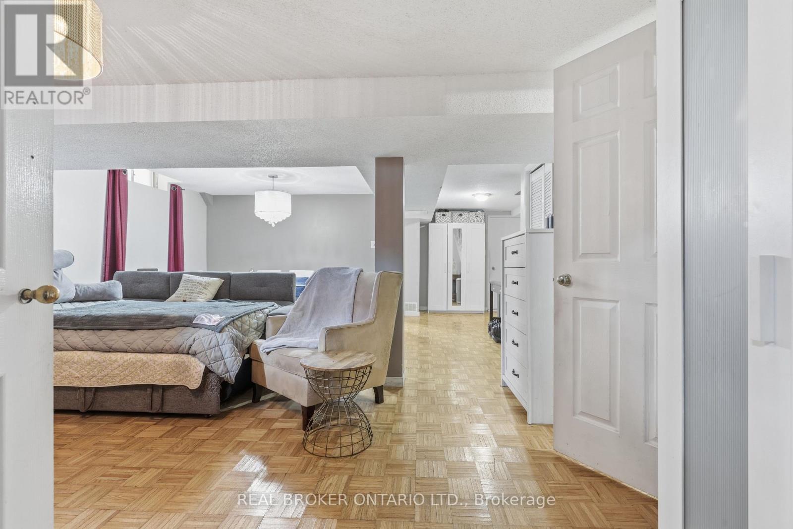 72 Appleton Trail, Brampton, Ontario  L6W 4L3 - Photo 31 - W13784044