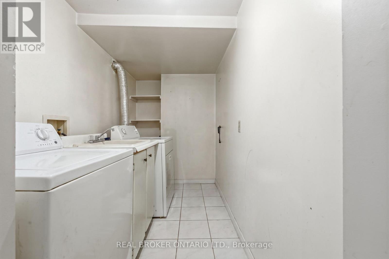 72 Appleton Trail, Brampton, Ontario  L6W 4L3 - Photo 35 - W13784044