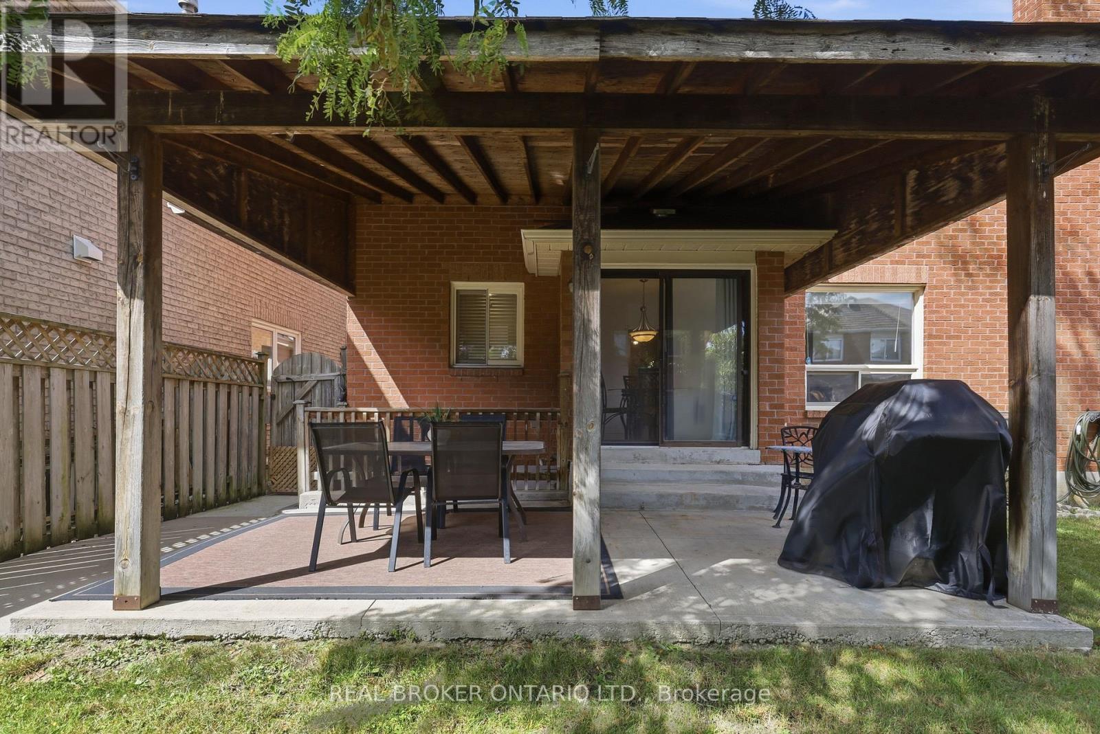 72 Appleton Trail, Brampton, Ontario  L6W 4L3 - Photo 38 - W13784044