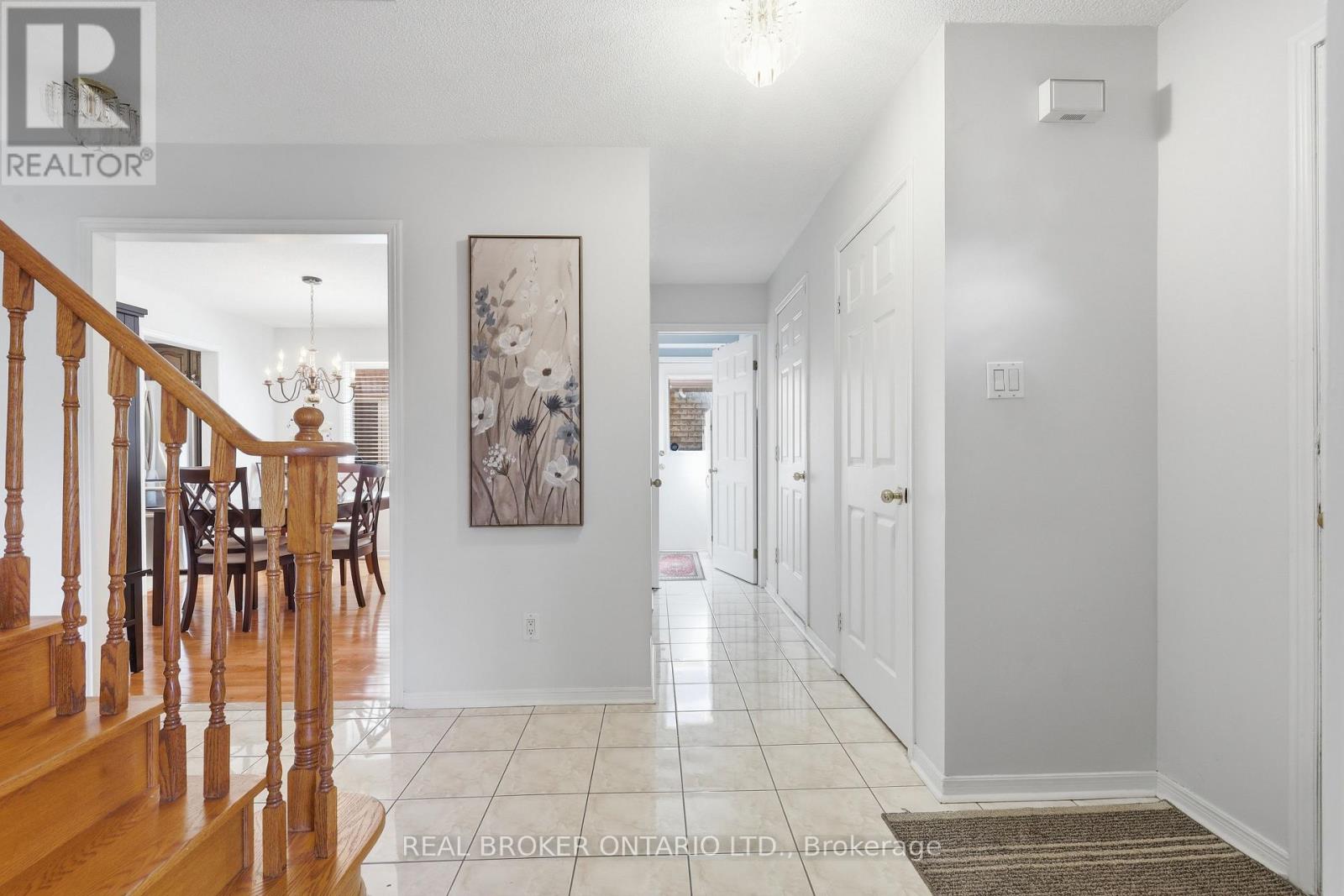 72 Appleton Trail, Brampton, Ontario  L6W 4L3 - Photo 6 - W13784044