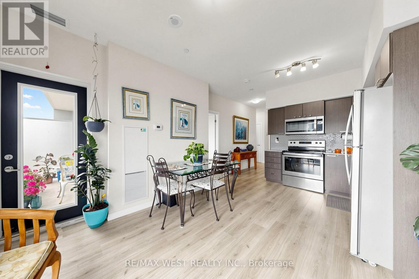 Ph 04 - 2152 Lawrence Avenue, Toronto, Ontario  M1R 3A8 - Photo 13 - E13766954