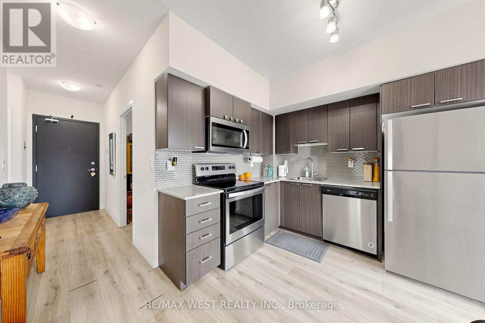 Ph 04 - 2152 Lawrence Avenue, Toronto, Ontario  M1R 3A8 - Photo 17 - E13766954