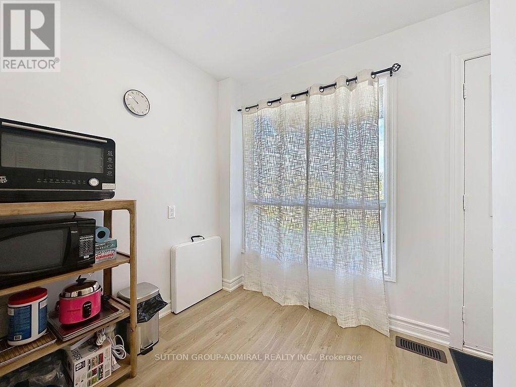 65 Delaney Crescent, Barrie, Ontario  L4N 7C4 - Photo 4 - S13516460