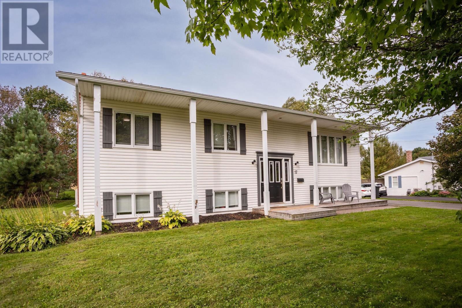 17 Aptos Drive, Stratford, Prince Edward Island  C1B 1W7 - Photo 1 - 202623307