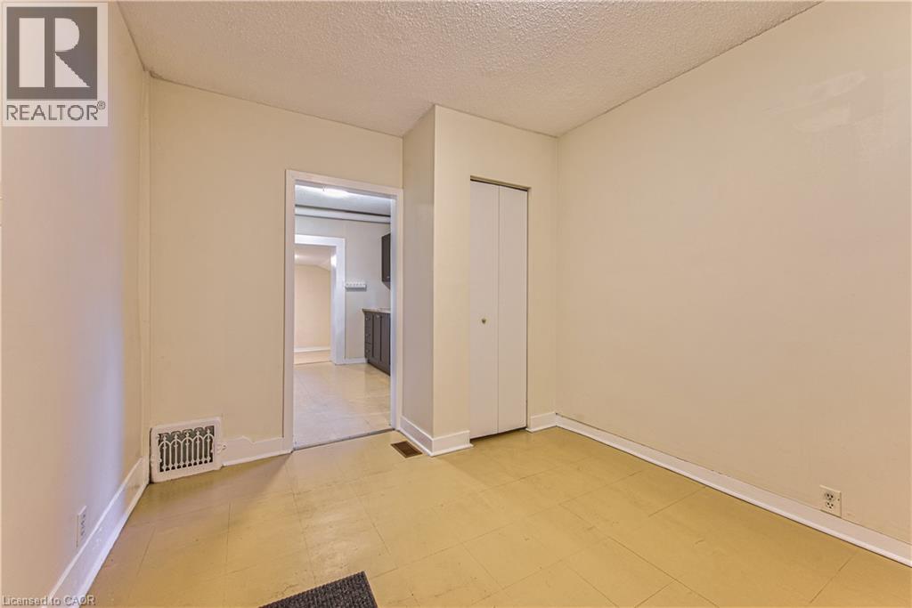 217 Lancaster Street E, Kitchener, Ontario  N2H 4T9 - Photo 9 - 40861010
