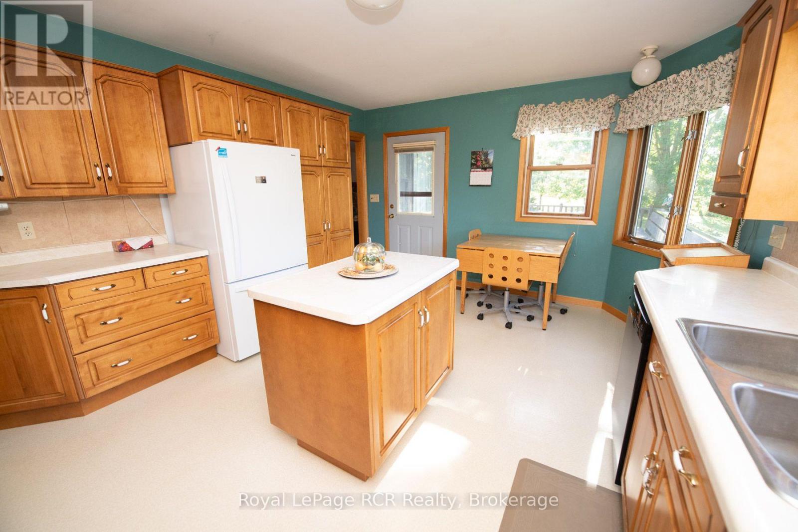 9870 Creek Road, Minto, Ontario  N0G 1M0 - Photo 34 - X13779058