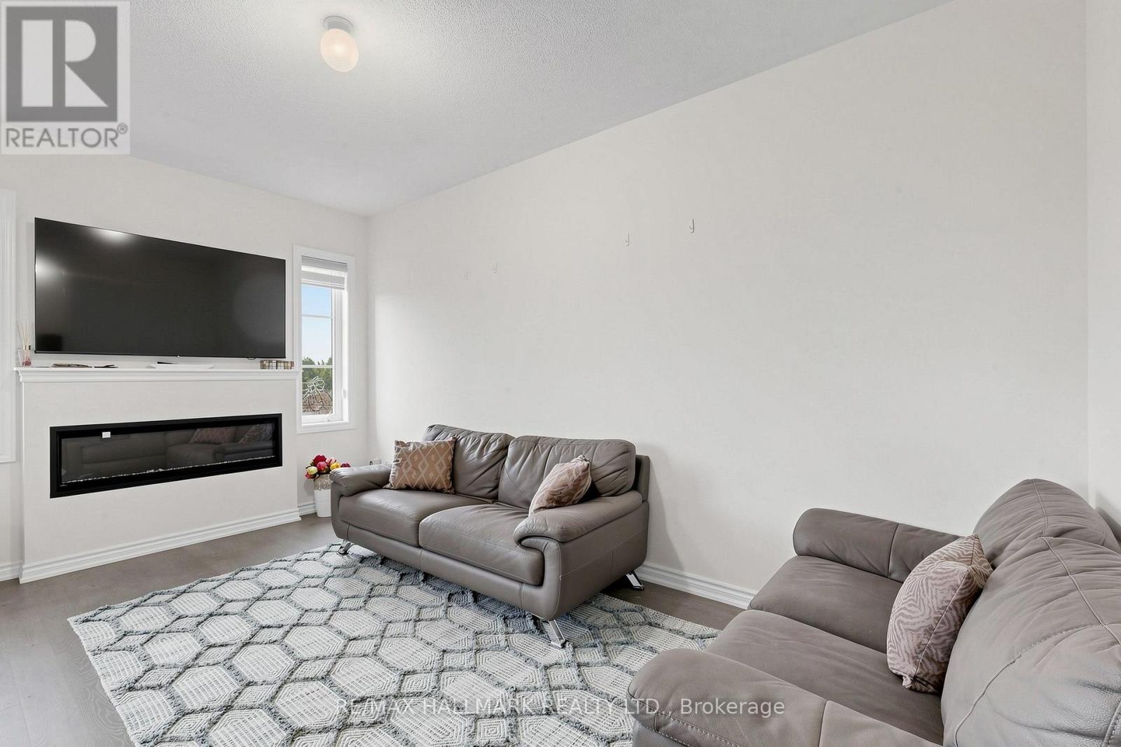 6 Peter Hogg Court, Whitby, Ontario  L1P 0N1 - Photo 7 - E13783072