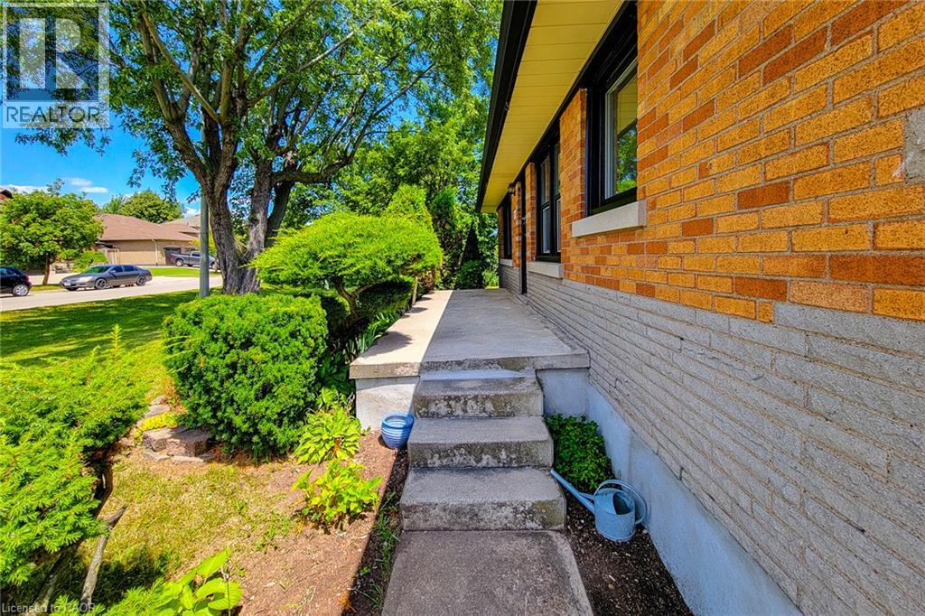 220 Winona Road, Stoney Creek, Ontario  L8E 5K4 - Photo 7 - 40850850