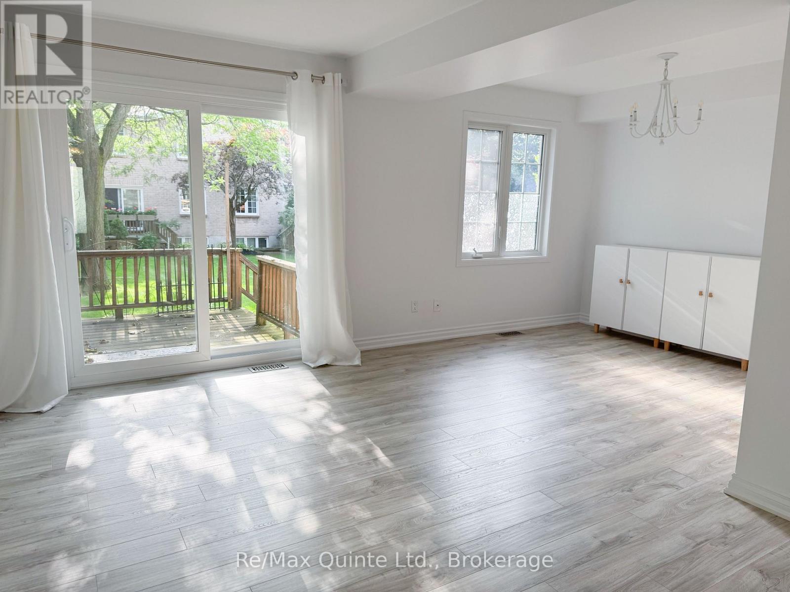 8 - 11 Janlyn Crescent, Belleville (Belleville Ward), Ontario K8N 5R4 - Photo 10 - X13766316
