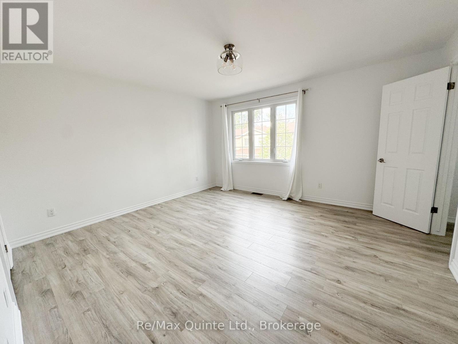 8 - 11 Janlyn Crescent, Belleville (Belleville Ward), Ontario K8N 5R4 - Photo 30 - X13766316