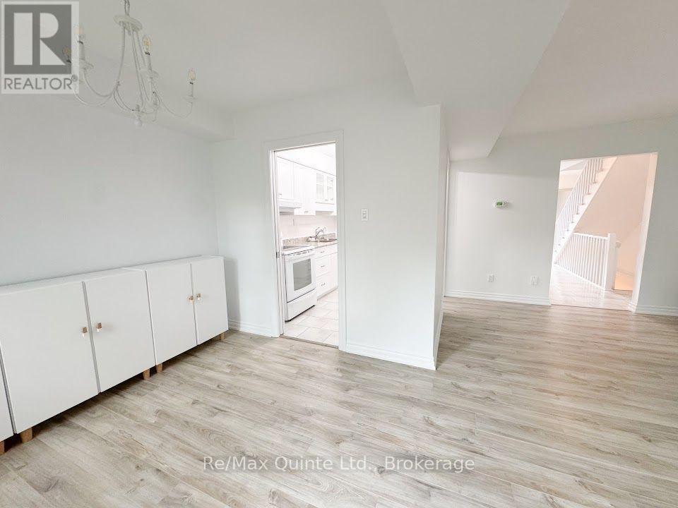 8 - 11 Janlyn Crescent, Belleville (Belleville Ward), Ontario K8N 5R4 - Photo 13 - X13766316