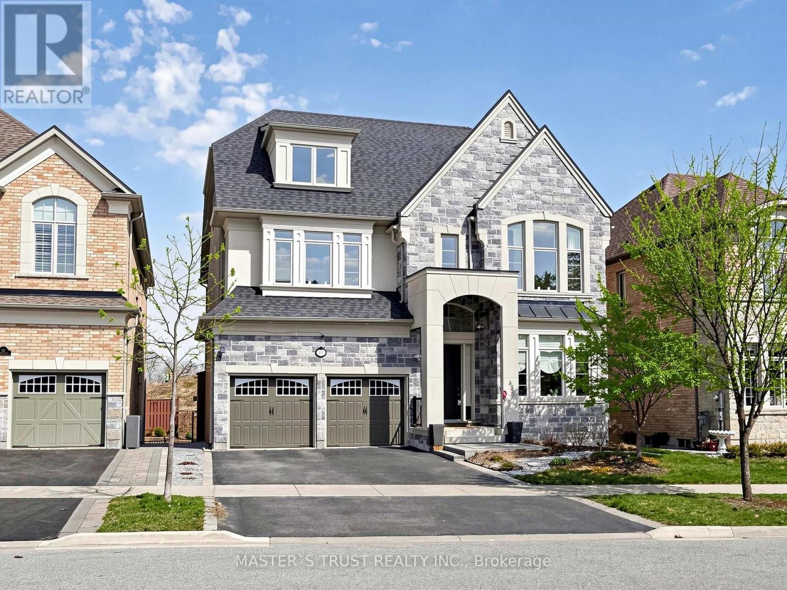 61 GRANGE DRIVE, Richmond Hill, Ontario